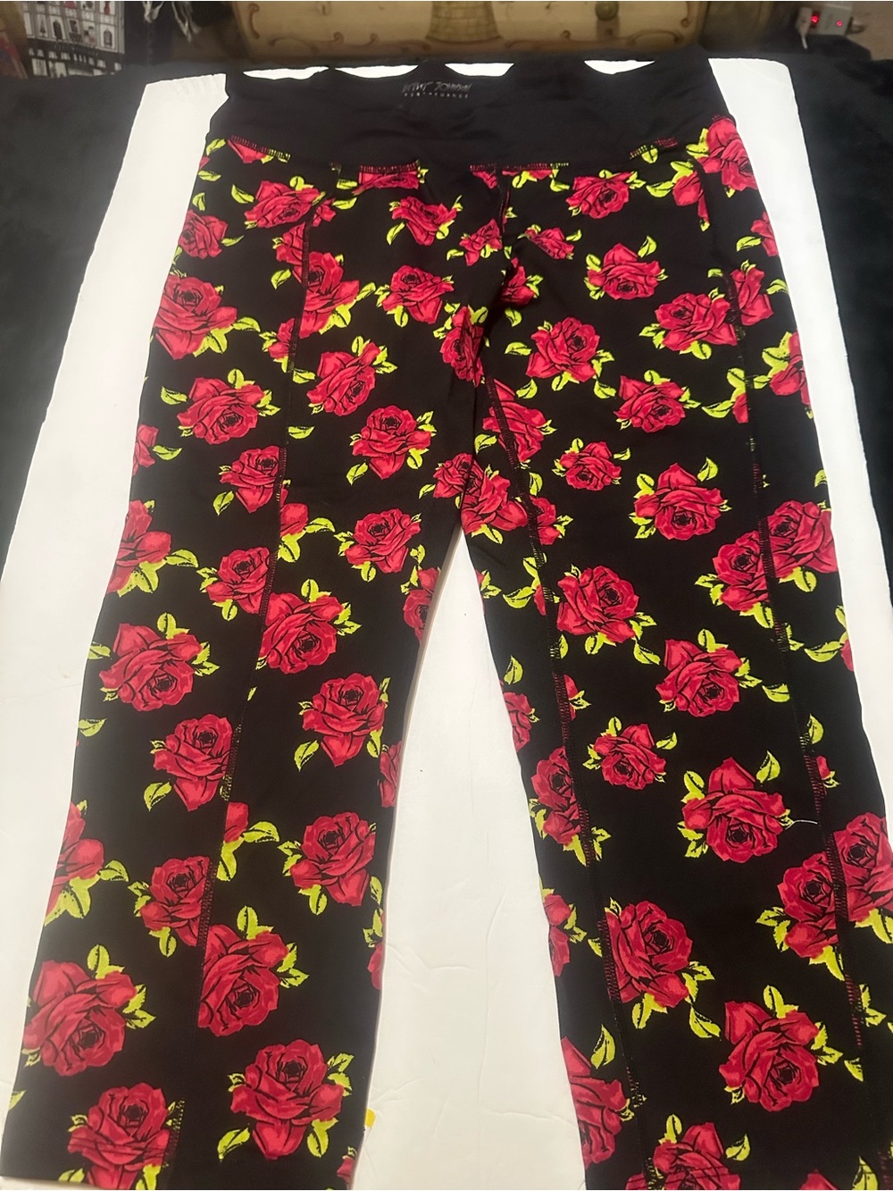 BETSEY JOHNSON Rose Print Leggings Black and Red LARGE Pre-owned
